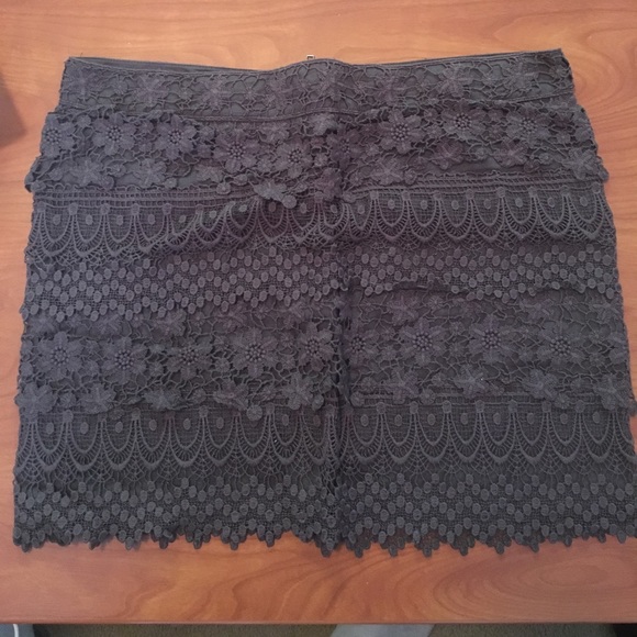 American Eagle Outfitters Dresses & Skirts - American Eagle Lace Pencil Skirt